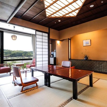 Yamashiro Onsen Miyabi No Yado Kaga Hyakumangoku Hotel Exterior foto