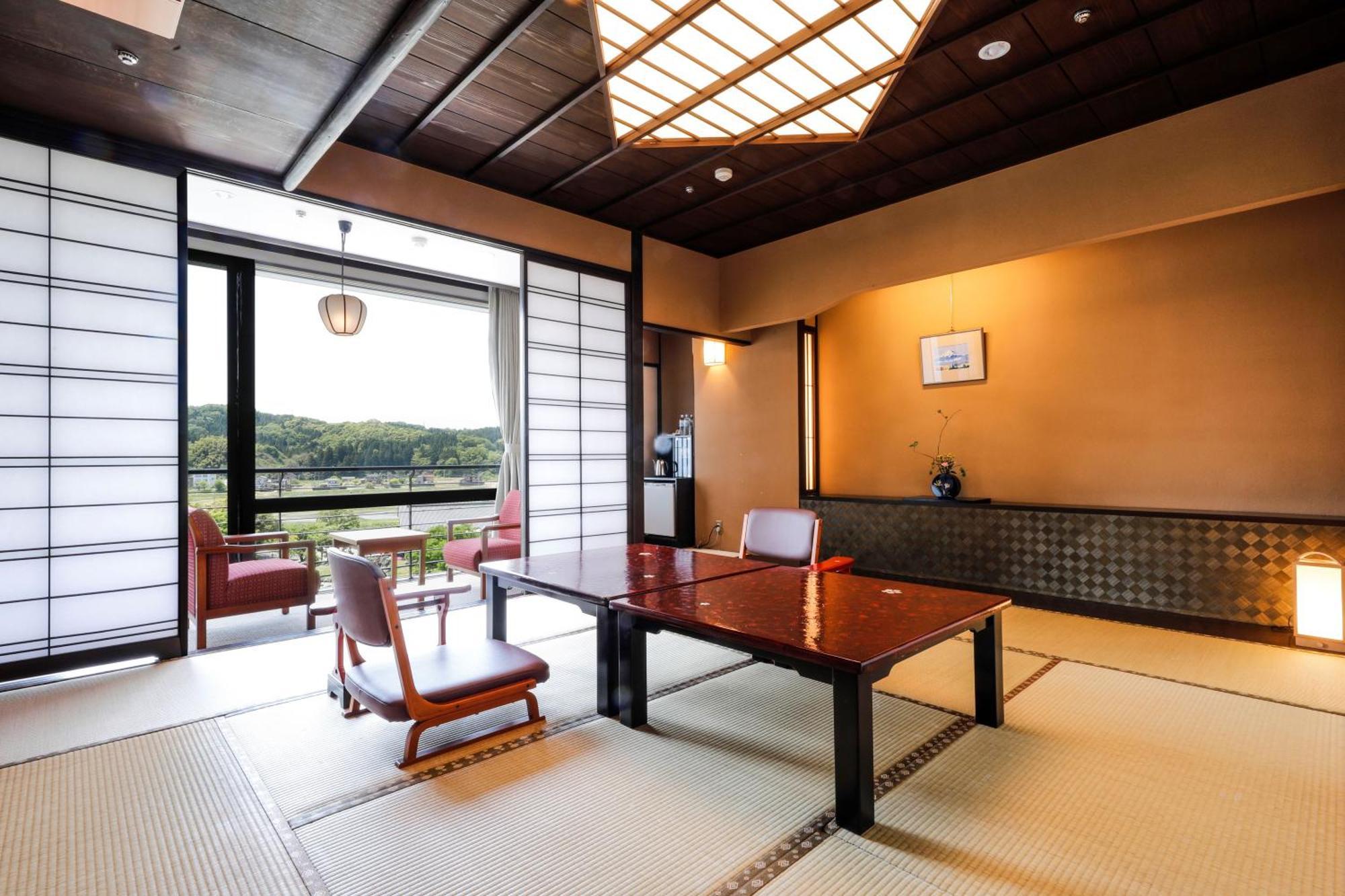 Yamashiro Onsen Miyabi No Yado Kaga Hyakumangoku Hotel Exterior foto