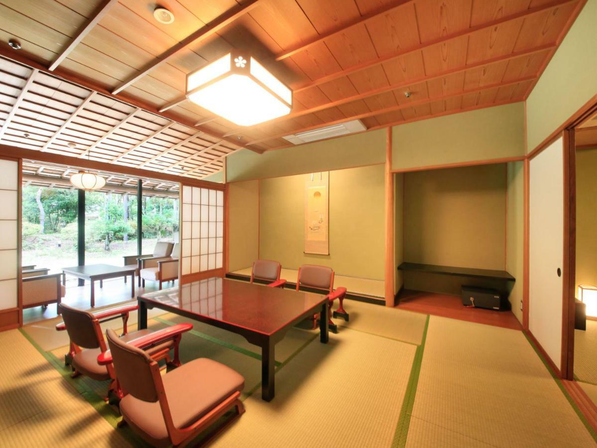 Yamashiro Onsen Miyabi No Yado Kaga Hyakumangoku Hotel Exterior foto