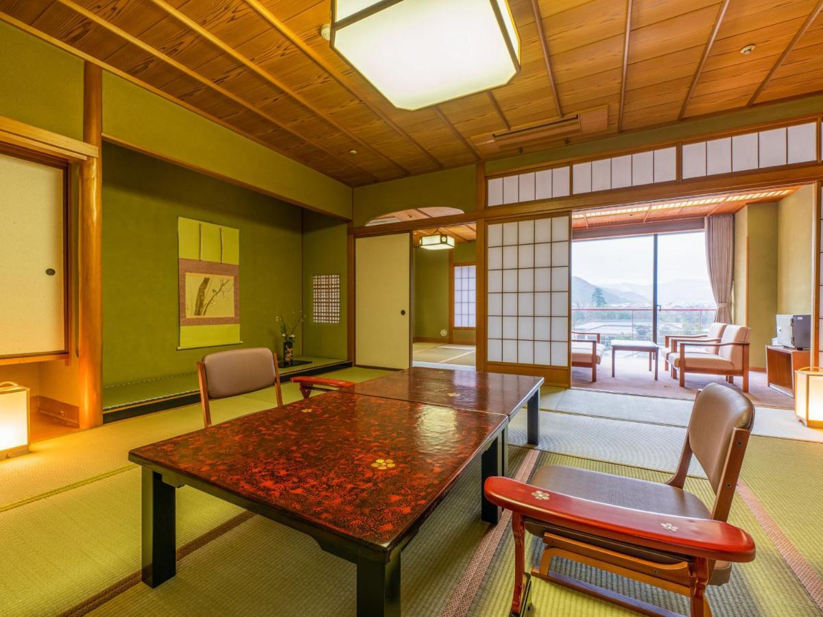 Yamashiro Onsen Miyabi No Yado Kaga Hyakumangoku Hotel Exterior foto