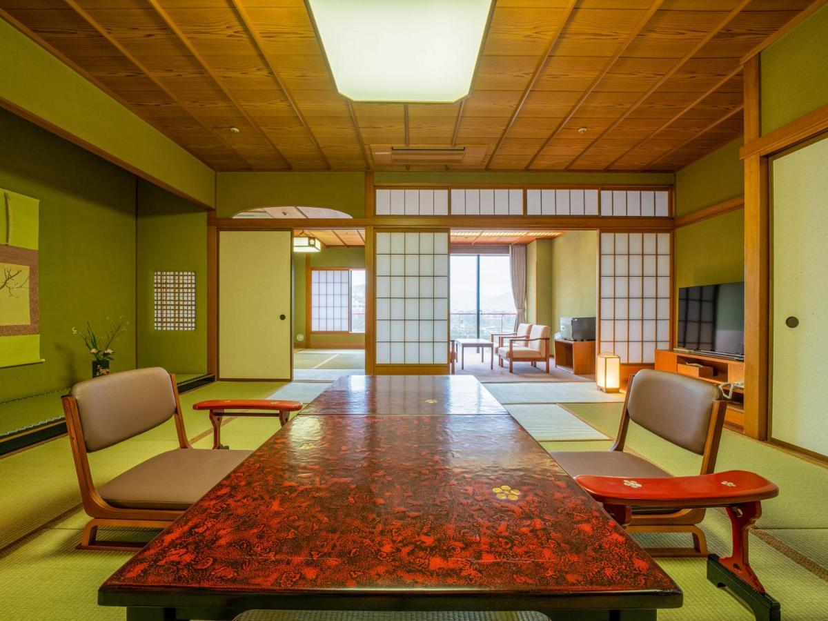 Yamashiro Onsen Miyabi No Yado Kaga Hyakumangoku Hotel Exterior foto